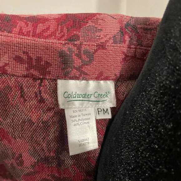 Coldwater‎ Creek Red Floral Tapestry Jacket/Shacket - Picture 9 of 9